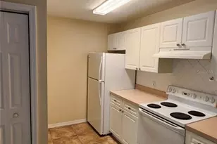18001 Richmond Pl Dr, Tampa, FL 33647 - Photo 5