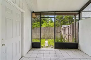 3911 Oak Limb Ct, Tampa, FL 33614 - Photo 19