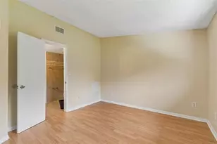 3911 Oak Limb Ct, Tampa, FL 33614 - Photo 11