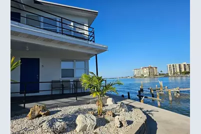 621 Bay Esplanade, Clearwater Beach, FL 33767 - Photo 23