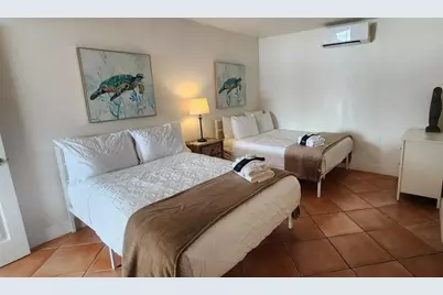 621 Bay Esplanade, Clearwater Beach, FL 33767 - Photo 17