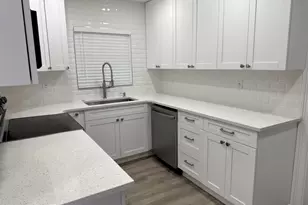 3780 51st St N, Saint Petersburg, FL 33710 - Photo 9