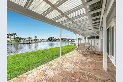 6537 Cape Hatteras Way NE #2, Saint Petersburg, FL 33702 - Photo 3