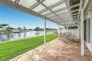 6537 Cape Hatteras Way NE, Saint Petersburg, FL 33702 - Photo 3