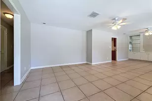 7123 Woodfield Dr, Tampa, FL 33617 - Photo 5