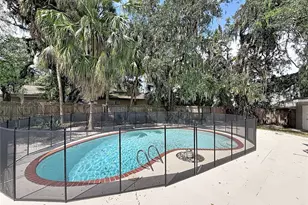 7123 Woodfield Dr, Tampa, FL 33617 - Photo 27
