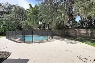 7123 Woodfield Dr, Tampa, FL 33617 - Photo 23