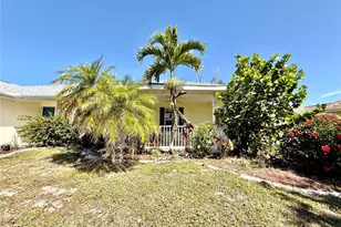 95 White Marsh Ln, Rotonda West, FL 33947 - Photo 9