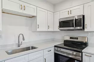 14919 N Bayshore Dr, Madeira Beach, FL 33708 - Photo 15