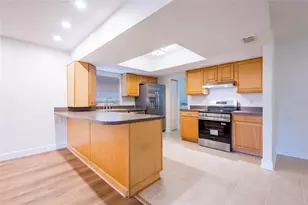 4702 Southbreeze Dr, Tampa, FL 33624 - Photo 11