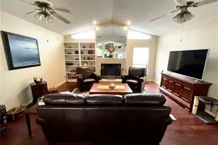 1349 Hillside Dr, Tarpon Springs, FL 34689 - Photo 3