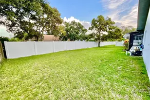 1349 Hillside Dr, Tarpon Springs, FL 34689 - Photo 5