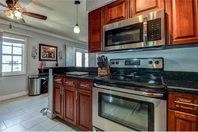 5111 Coquina Key Drive SE #C, Saint Petersburg, FL 33705 - Photo 9