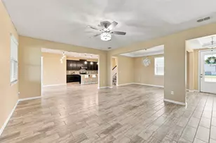10708 Planer Picket Dr, Riverview, FL 33569 - Photo 5