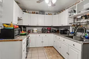 2839 19th St W, Bradenton, FL 34205 - Photo 9