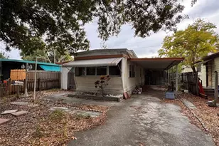 5042 76th St N, Saint Petersburg, FL 33709 - Photo 3