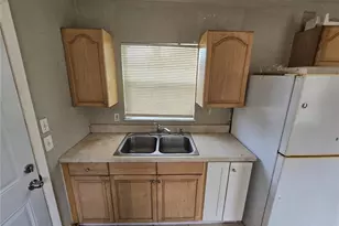 1511 27th St S, Saint Petersburg, FL 33712 - Photo 11