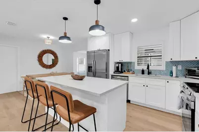 4986 Woodland Drive, Saint Petersburg, FL 33708 - Photo 5