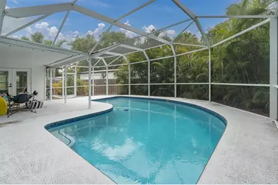 4986 Woodland Drive, Saint Petersburg, FL 33708 - Photo 3