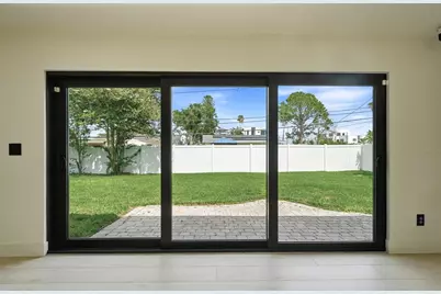 6241 Tanglewood Drive NE, Saint Petersburg, FL 33702 - Photo 15