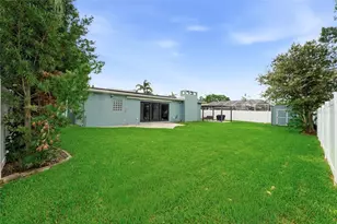 6241 Tanglewood Dr NE, Saint Petersburg, FL 33702 - Photo 49
