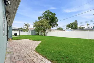 6241 Tanglewood Dr NE, Saint Petersburg, FL 33702 - Photo 51