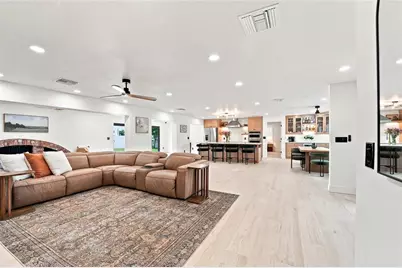 6241 Tanglewood Drive NE, Saint Petersburg, FL 33702 - Photo 3