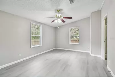 10607 Bay Hills Circle, Thonotosassa, FL 33592 - Photo 9