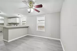 10607 Bay Hills Cir, Thonotosassa, FL 33592 - Photo 7