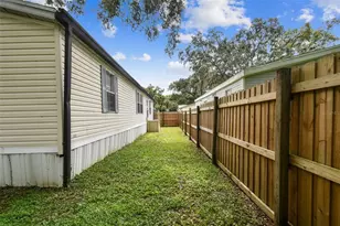 10607 Bay Hills Cir, Thonotosassa, FL 33592 - Photo 31