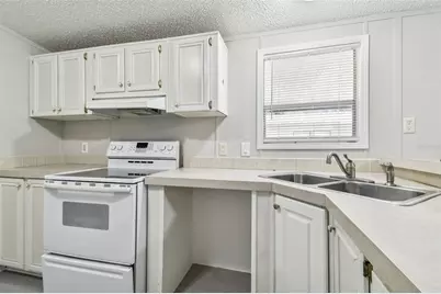 10607 Bay Hills Circle, Thonotosassa, FL 33592 - Photo 3