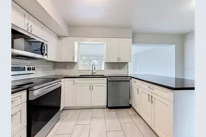 890 7th Avenue NE, Largo, FL 33770 - Photo 19