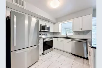 890 7th Avenue NE, Largo, FL 33770 - Photo 17
