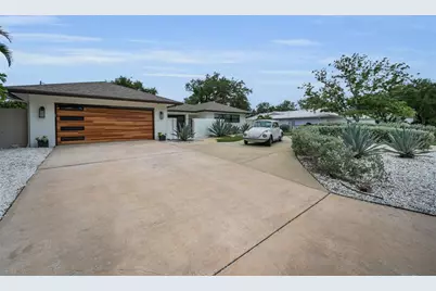 14516 Bay Hills Drive, Largo, FL 33774 - Photo 9