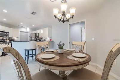 9501 27th Avenue E, Palmetto, FL 34221 - Photo 13
