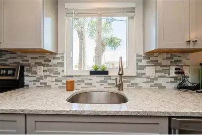 527 Cape Coral Parkway W #4, Cape Coral, FL 33914 - Photo 9
