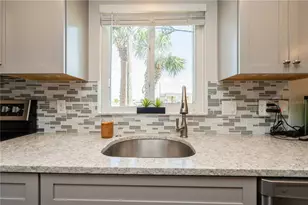 527 Cape Coral Pkwy W, Cape Coral, FL 33914 - Photo 9