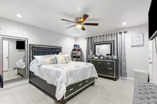 6920 N Cameron Ave, Tampa, FL 33614 - Photo 17
