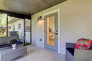 10932 Village Green Ave, Seminole, FL 33772 - Photo 27