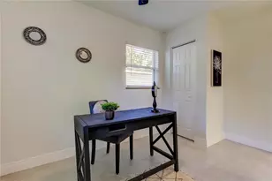 10932 Village Green Ave, Seminole, FL 33772 - Photo 23