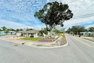 6190 6th St S, Saint Petersburg, FL 33705 - Photo 3