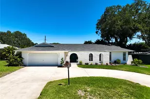 2250 Watrous Dr, Dunedin, FL 34698 - Photo 1