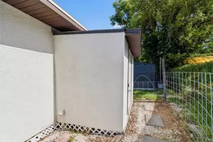 1202 E Annie St, Tampa, FL 33612 - Photo 25