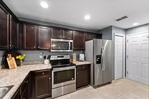 10427 Rivercrest Dr, Riverview, FL 33578 - Photo 11