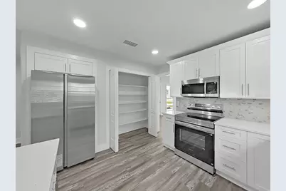 7513 Mayfair Court, Tampa, FL 33634 - Photo 13