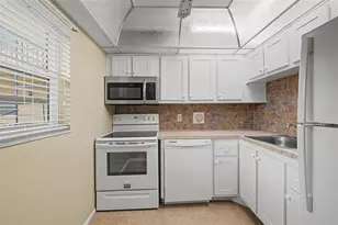 11485 Oakhurst Rd, Largo, FL 33774 - Photo 7