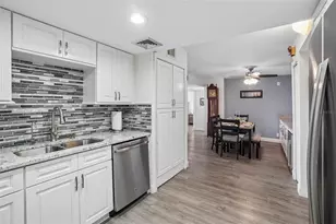 1 Key Capri, Saint Petersburg, FL 33706 - Photo 19