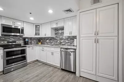 1 Key Capri #406W, Saint Petersburg, FL 33706 - Photo 21