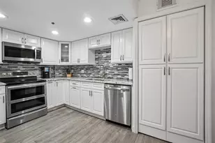 1 Key Capri, Saint Petersburg, FL 33706 - Photo 21