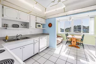 4715 Bay St NE, Saint Petersburg, FL 33703 - Photo 5